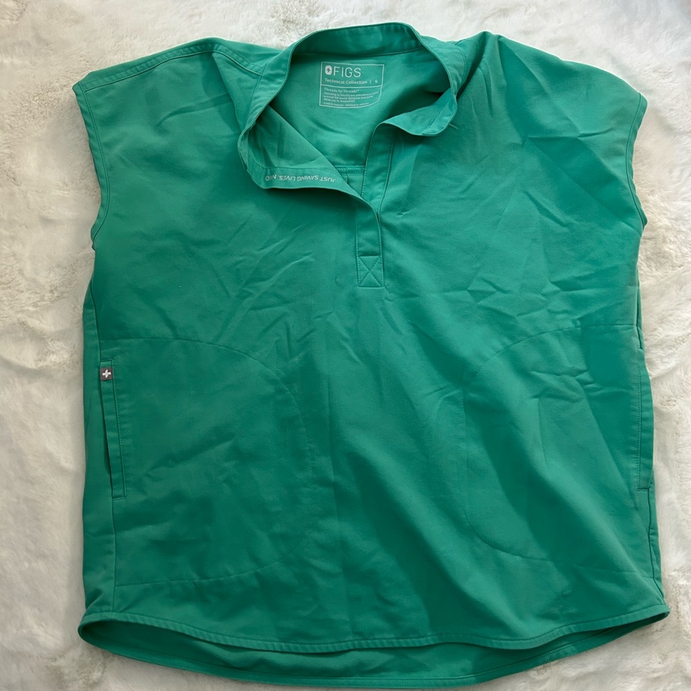 Figs small rafaela top in surgical green